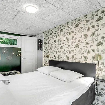 In Aakirkeby With Sauna Nyaraló Vester Sømarken