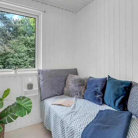 In Aakirkeby With Sauna * Vester Sømarken