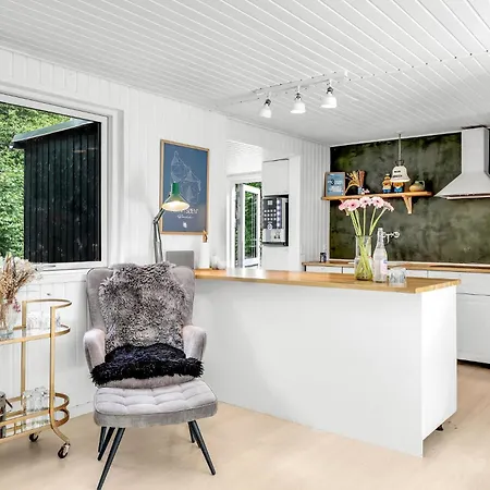 Vakantiehuis In Aakirkeby With Sauna