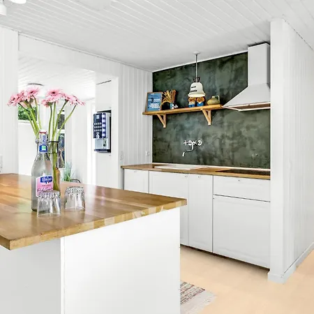 In Aakirkeby With Sauna * Vester Sømarken