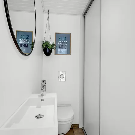 In Aakirkeby With Sauna Nyaraló Vester Sømarken