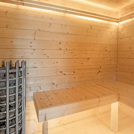 Casa de Férias In Aakirkeby With Sauna *