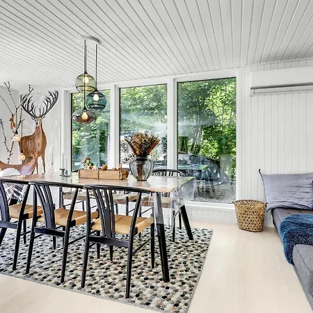 In Aakirkeby With Sauna Nyaraló Vester Sømarken