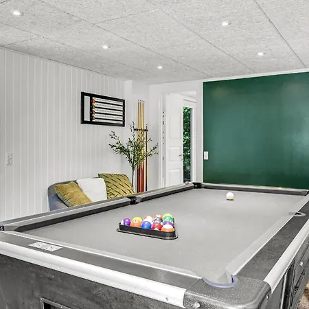 In Aakirkeby With Sauna *